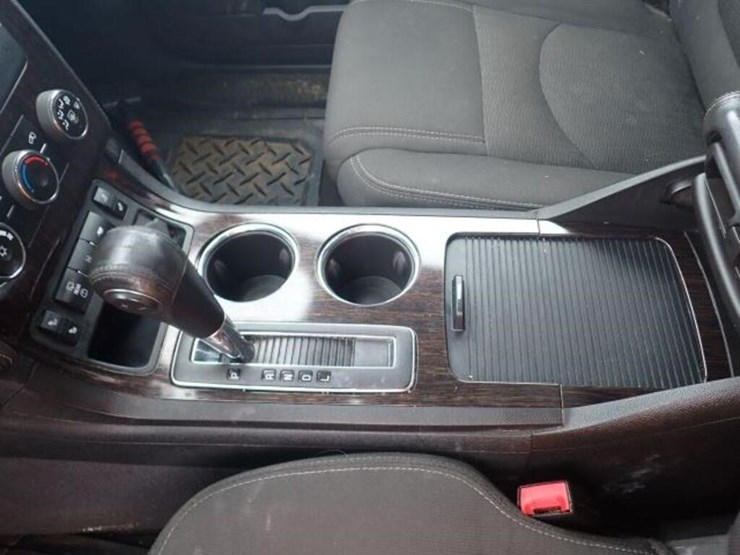 2015-chevrolet-traverse-image-28