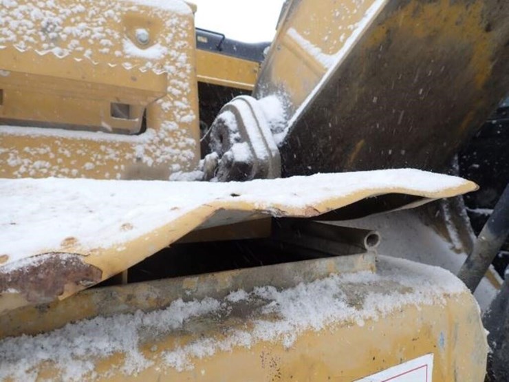 2017-caterpillar-320fl-image-83