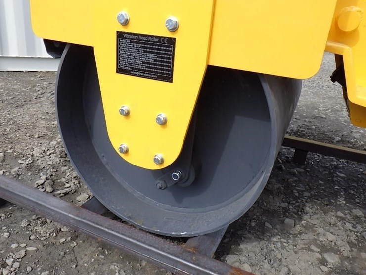 2026-sdlool-850-vibratory-smooth-drum-roller-image-13