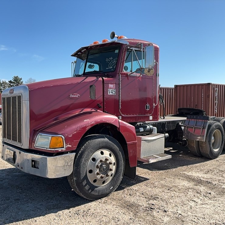 1996 PETERBILT 385