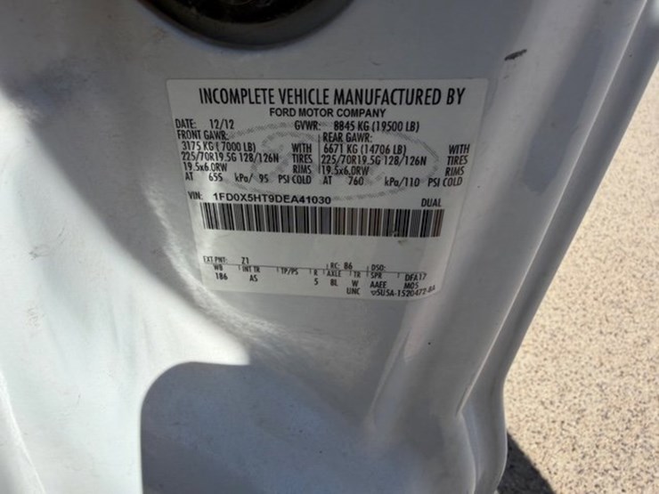 2013-ford-f550-image-14