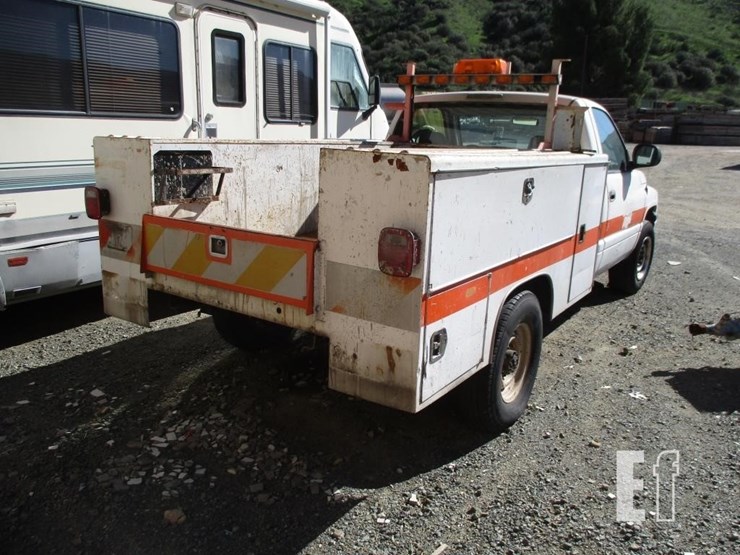 2002-dodge-2500-image-3