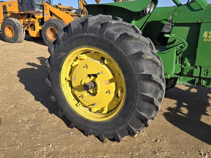 john-deere-4320-image-5