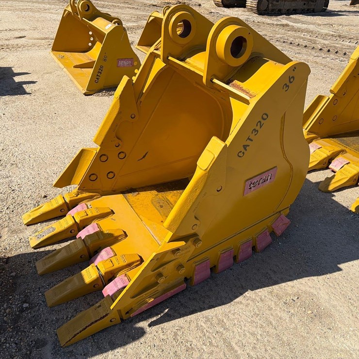 CATERPILLAR 320