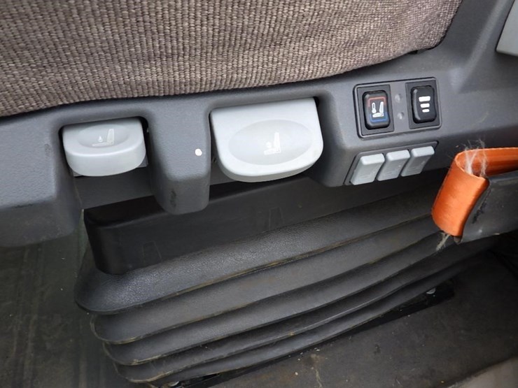 2016-freightliner-cascadia-125-image-49