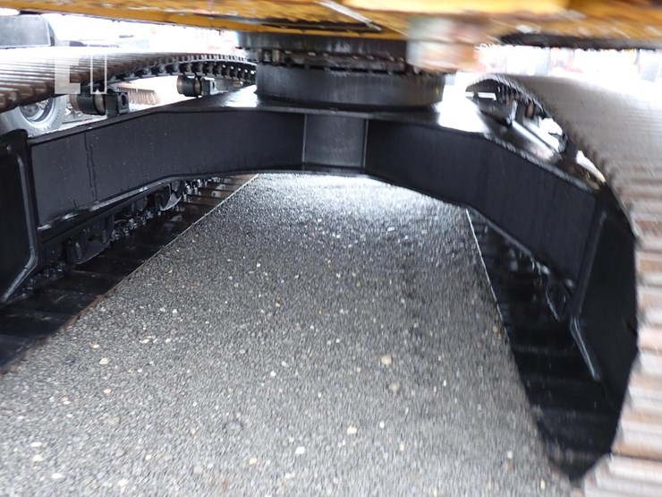 2016-deere-300g-lc-image-10