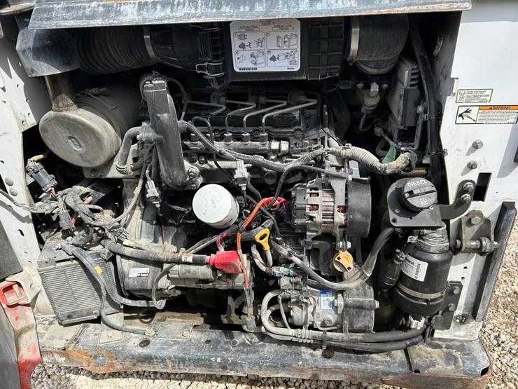 2020-bobcat-s590-image-14