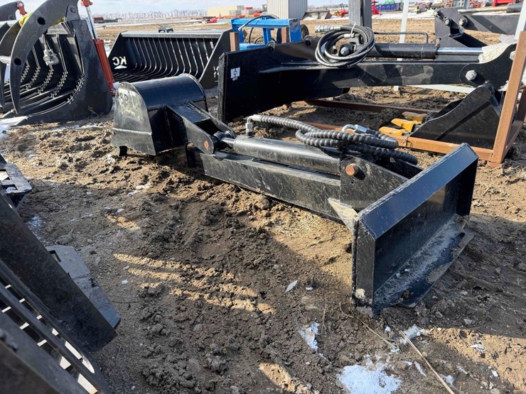 skid-steer-backhoe-image-3