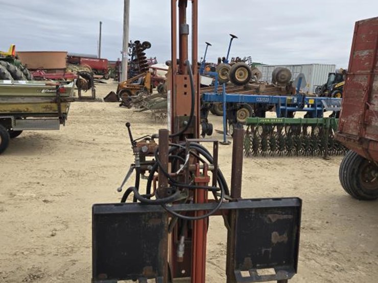 #395-•-shaver-hd8-skid-loader-post-driver-image-6