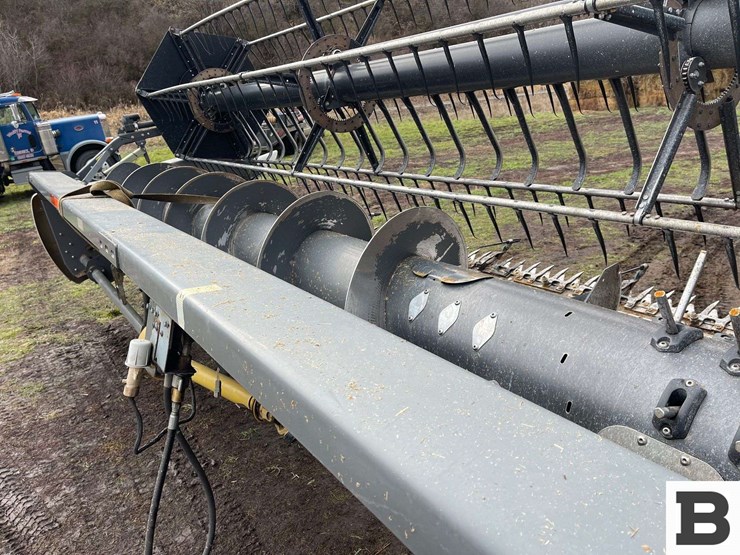 2005-gleaner-r75-image-28