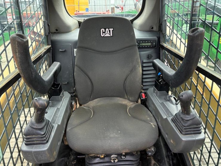 2021-caterpillar-259d3-image-18