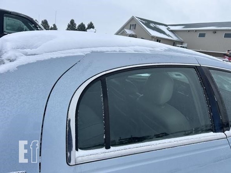 2005-lincoln-towncar-image-24