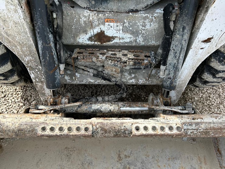 2020-bobcat-s590-image-10