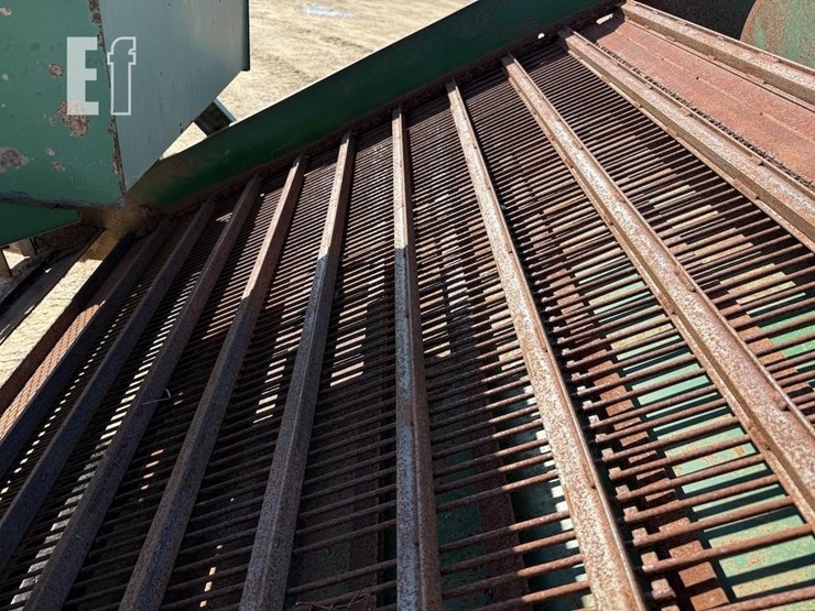 kelley-mfg-co-poultry-house-cleanout-machine-6107-image-12