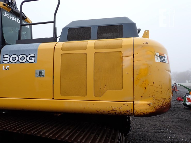 2016-deere-300g-lc-image-11