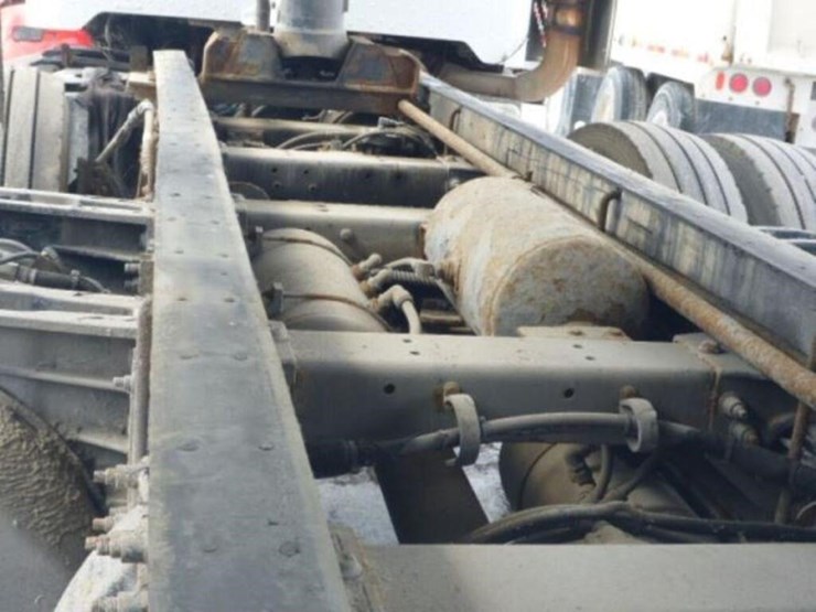 2015-peterbilt-367-image-71