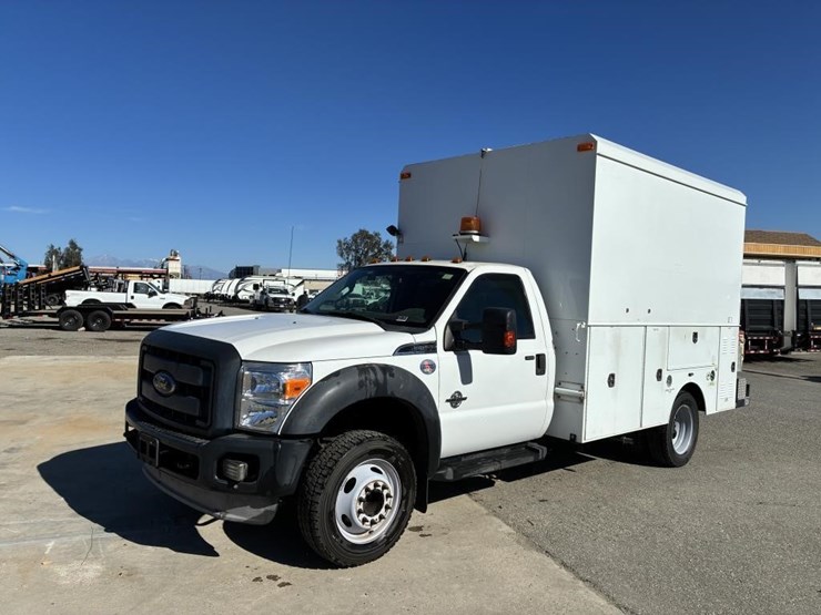 2012-ford-f550-xlt-image-1