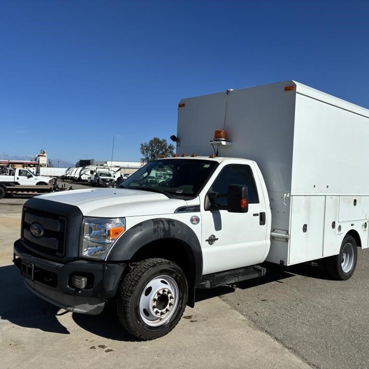 2012 FORD F550 XLT