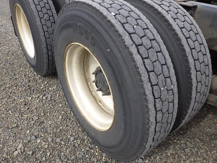 2016-freightliner-cascadia-125-image-28