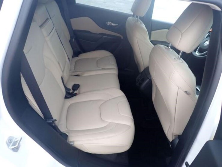 2016-jeep-cherokee-image-52