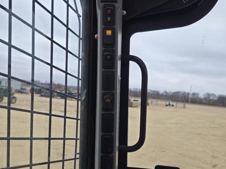 2020-case-tv450-image-19