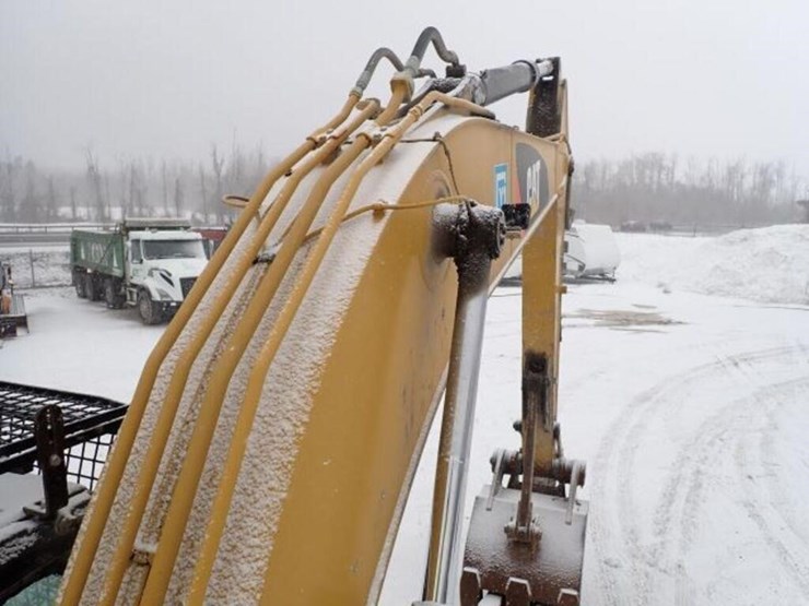 2017-caterpillar-320fl-image-46