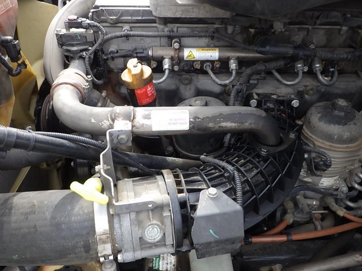 2016-freightliner-cascadia-125-image-13