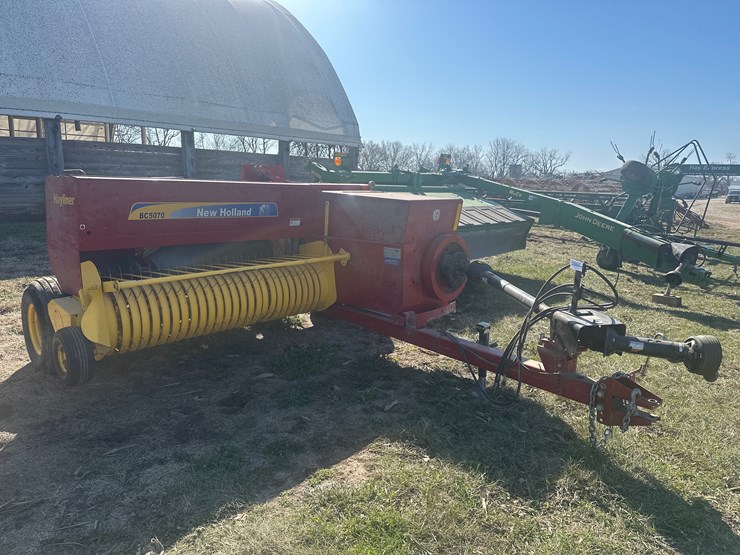 2018-new-holland-bc5070-image-1