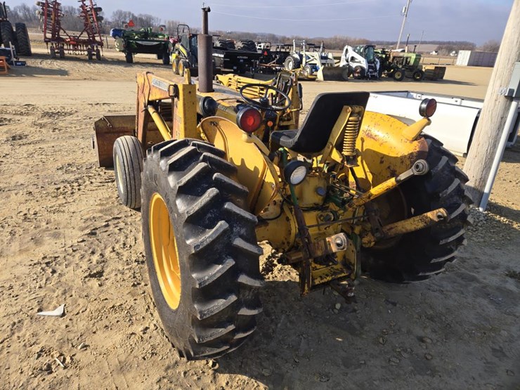 john-deere-300-image-9