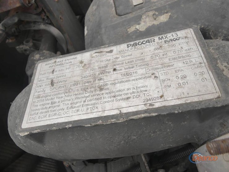 2017-peterbilt-567-image-10