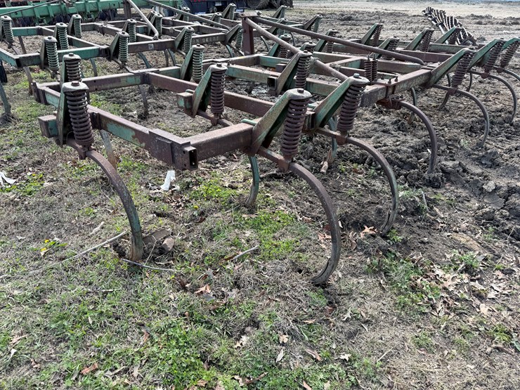 john-deere-17-image-4