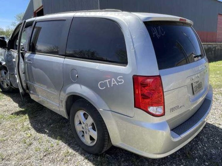 2012-dodge-grand-caravan-image-2