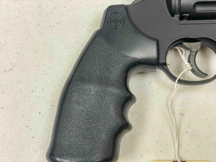 crosman-air-pistol-image-5