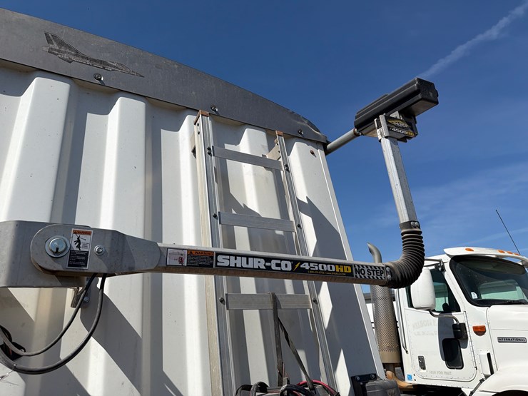 2015-jet-hopper-image-3