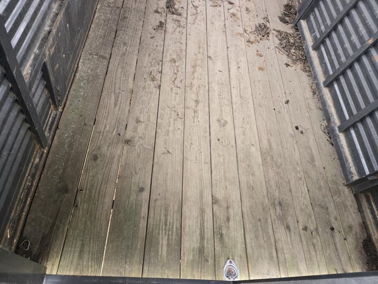 #73-•-2005-featherlite-gooseneck-livestock-trailer-image-11