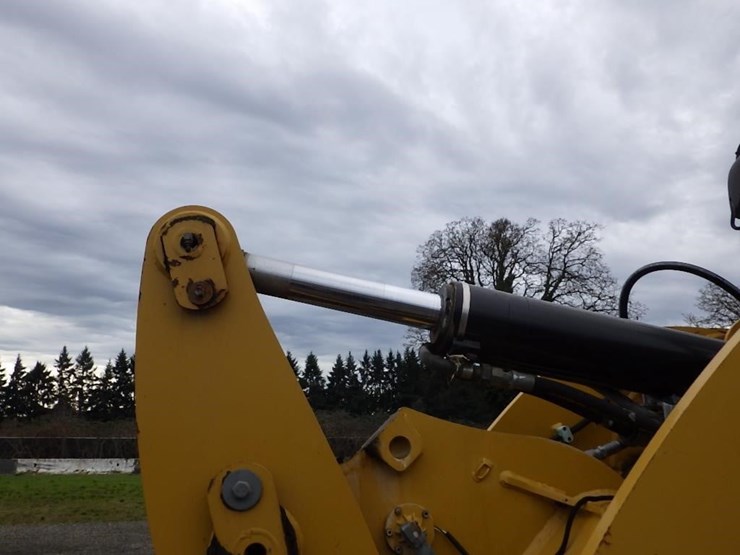 caterpillar-930k-image-17