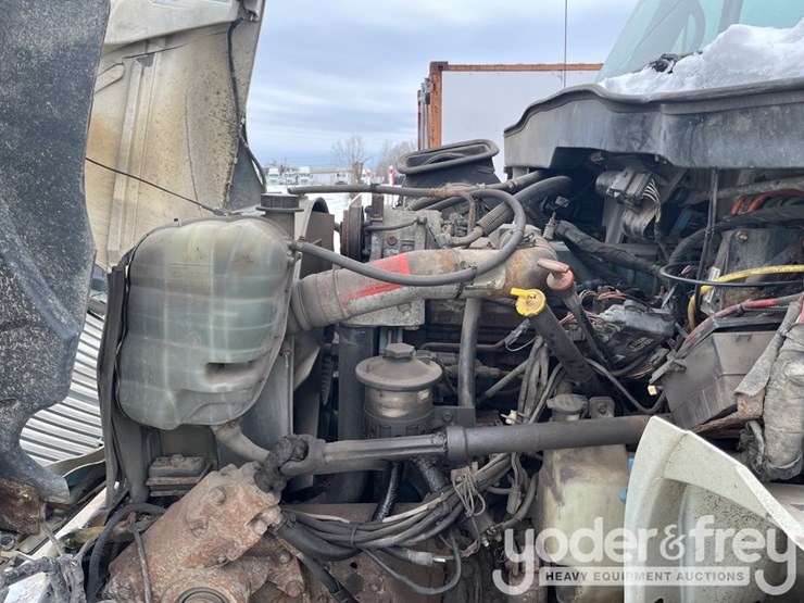 2002-international-durastar-4300-image-39