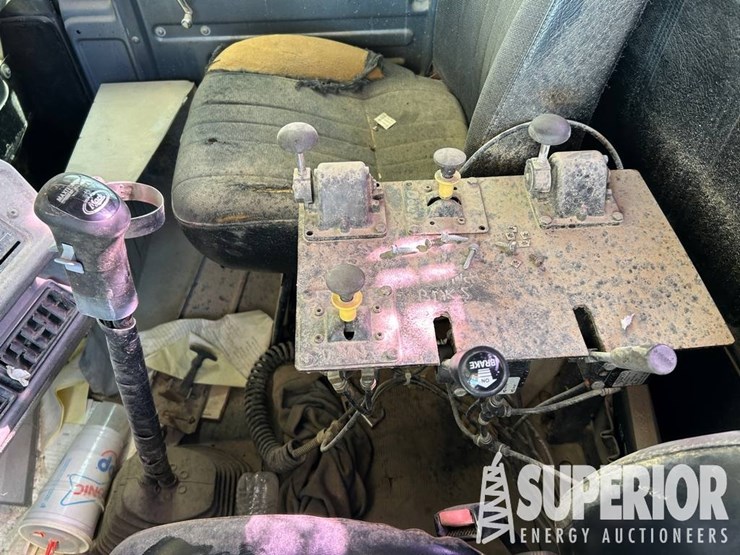 2004-mack-rd688s-image-7