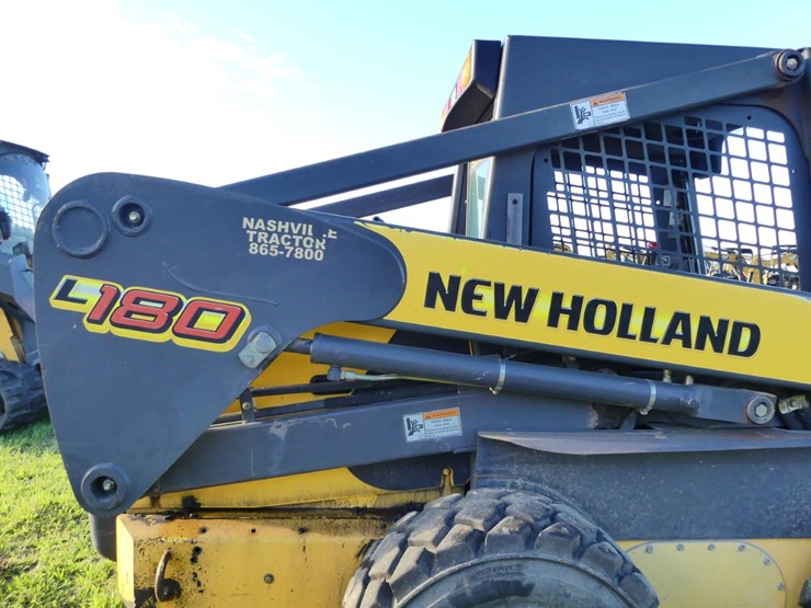 new-holland-l180-image-7