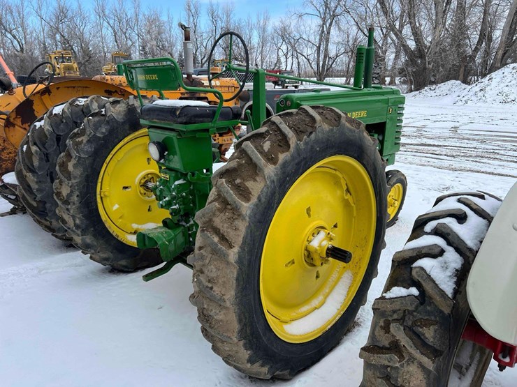 john-deere-b-image-15