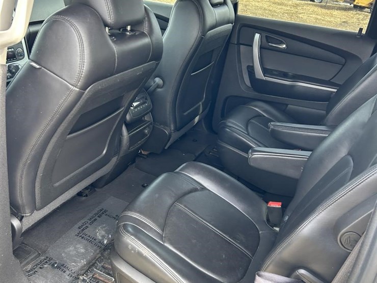 2012-gmc-acadia-image-19