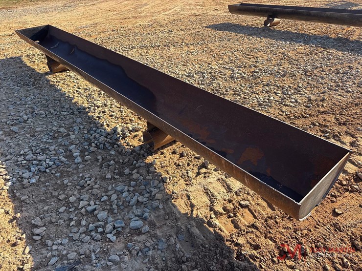 new-26"-x-20'-heavy-duty-cattle-feed-trough-w/-drain-holes-image-3