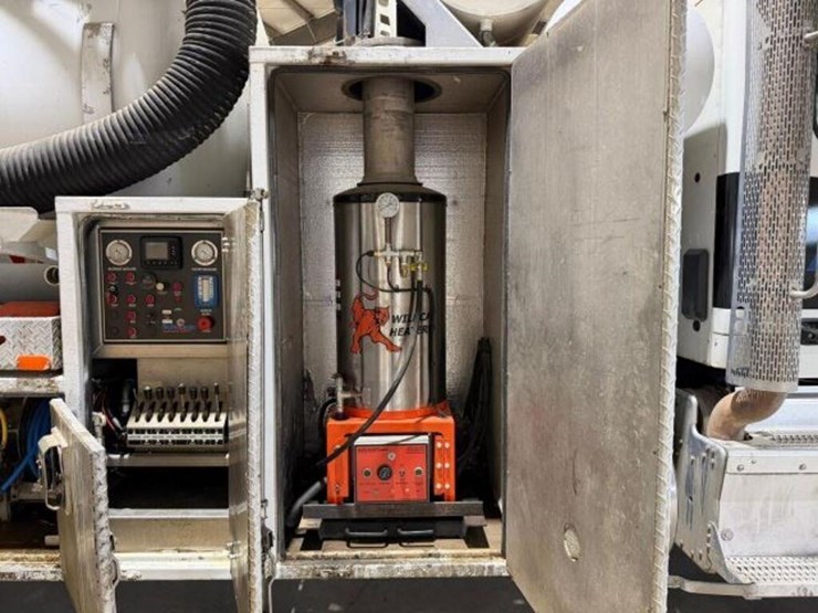 2017-peterbilt-567-image-71