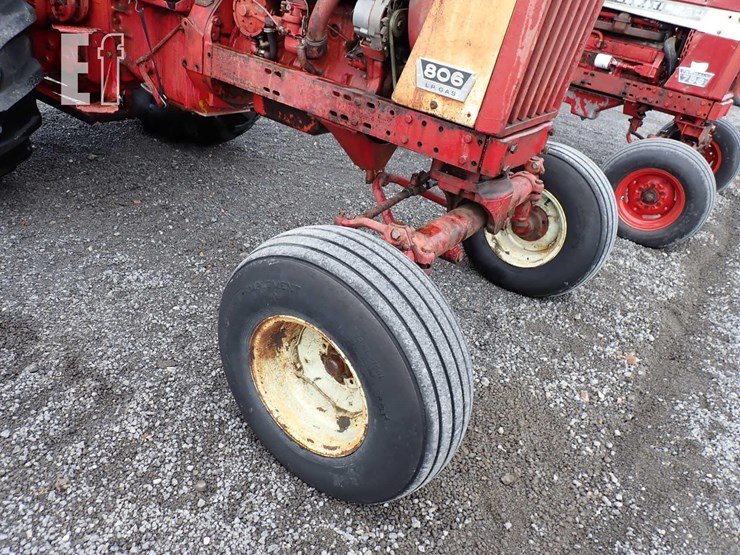 international-806-image-3