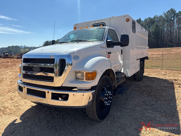 2013-ford-f750-xl-image-10