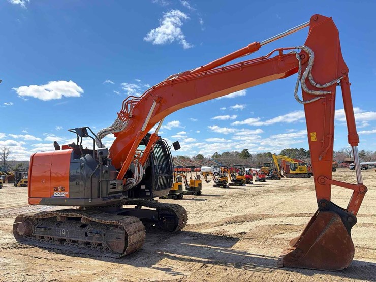 2020-hitachi-zx225usrk-image-4