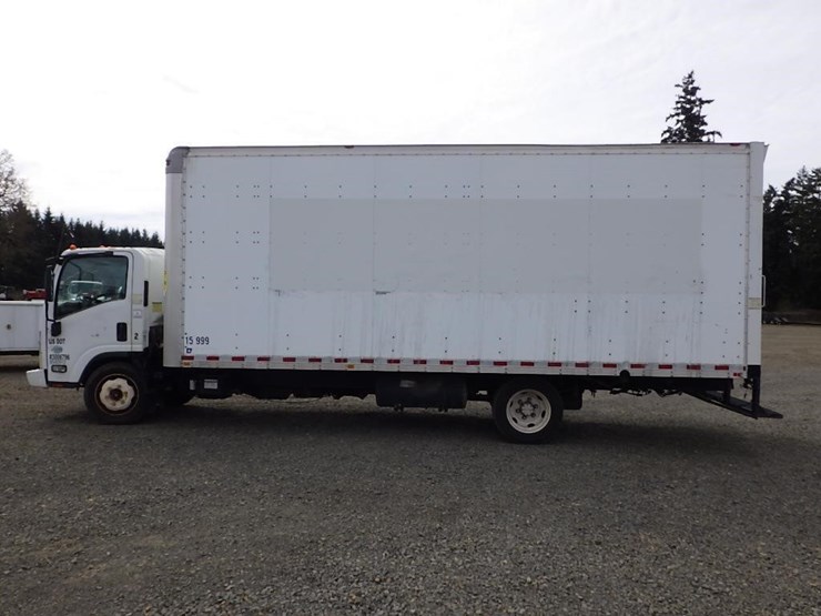 2010-isuzu-npr-image-8