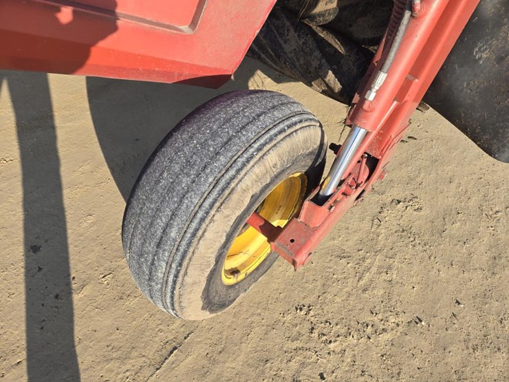 new-holland-1411-image-8