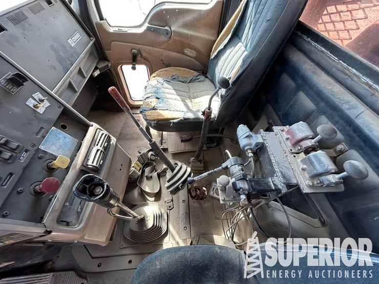 1999-mack-ch613-image-9