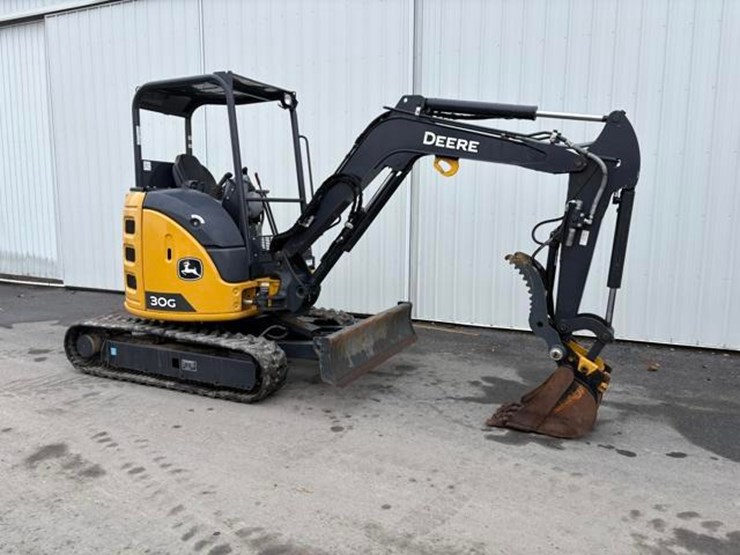 2023-deere-30g-image-1